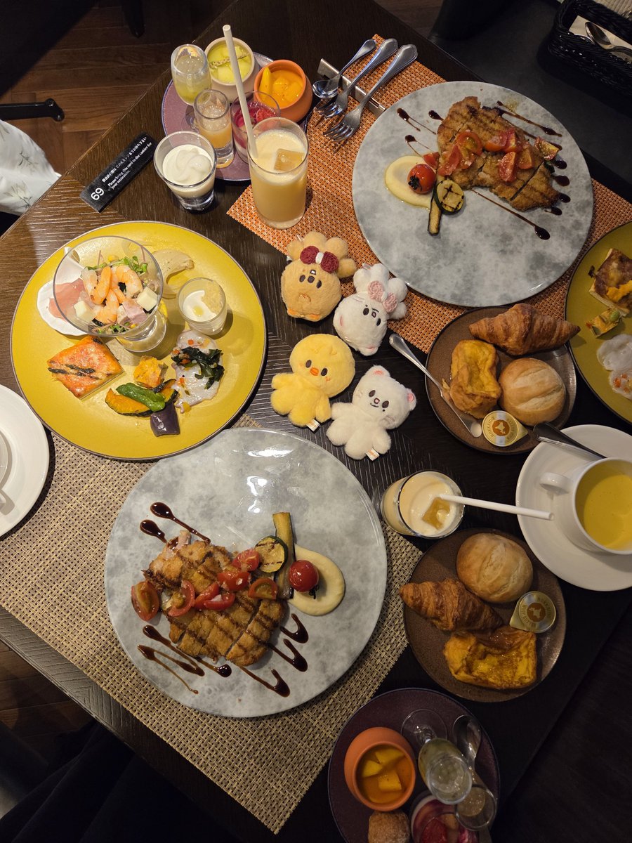 hi83to's tweet photo. こよりちゃんとlunch♡
次は国立!暑さマシになってくれー https://t.co/h6002COEuI
