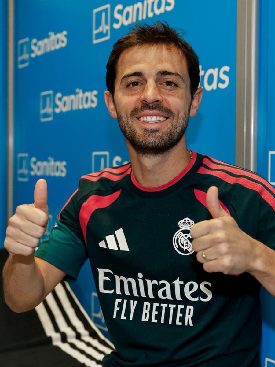 BarcaTimezz's tweet photo. 🚨BREAKING: Bernardo Silva has called Hansi Flick asking if there’s still room for him at Barcelona after hearing Rodri chose Barca over Real Madrid.

FLICK BLOCKED HIS NUMBER https://t.co/MxhouSBMvt
