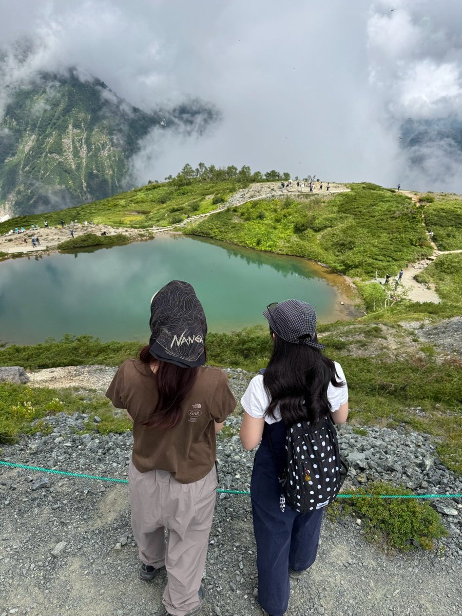 likeaengel84's tweet photo. 夏の山へお友達と🏔🌿✨
暑すぎて絶対日に焼けたけど最高の思い出🌞 https://t.co/IQXBLyk4fB