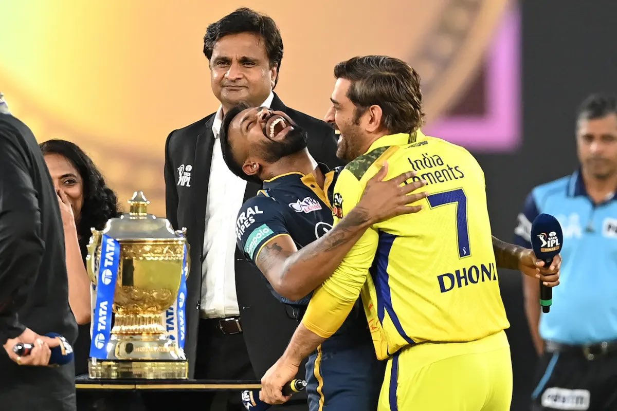 CaptainCool43's tweet photo. Call Hardik once and give him the captaincy Mahiii bhai 😭🙏🏻 https://t.co/DzKcaMmLUs