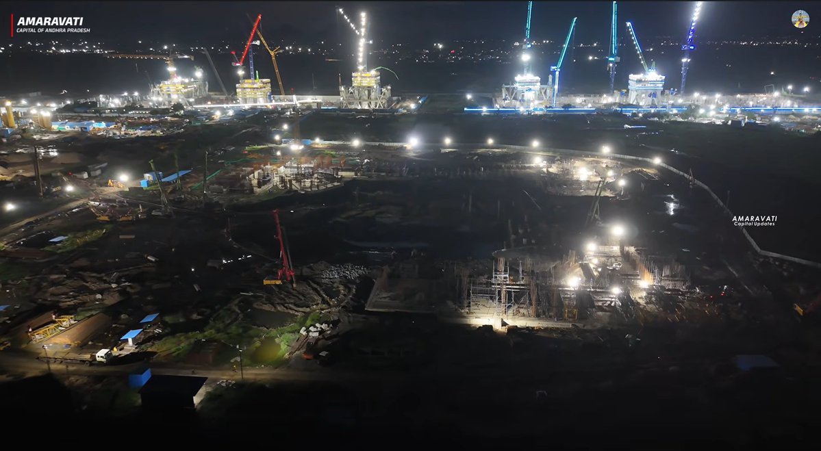 AP_AMV_Updates's tweet photo. 🏗️Night Construction Activity at Iconic Buildings (Assembly, High Court &amp; Secretariat Towers) in Amaravati.

📸 @ACUNayeem 
#AndhraPradesh #Amaravati https://t.co/vlgivCiRcN