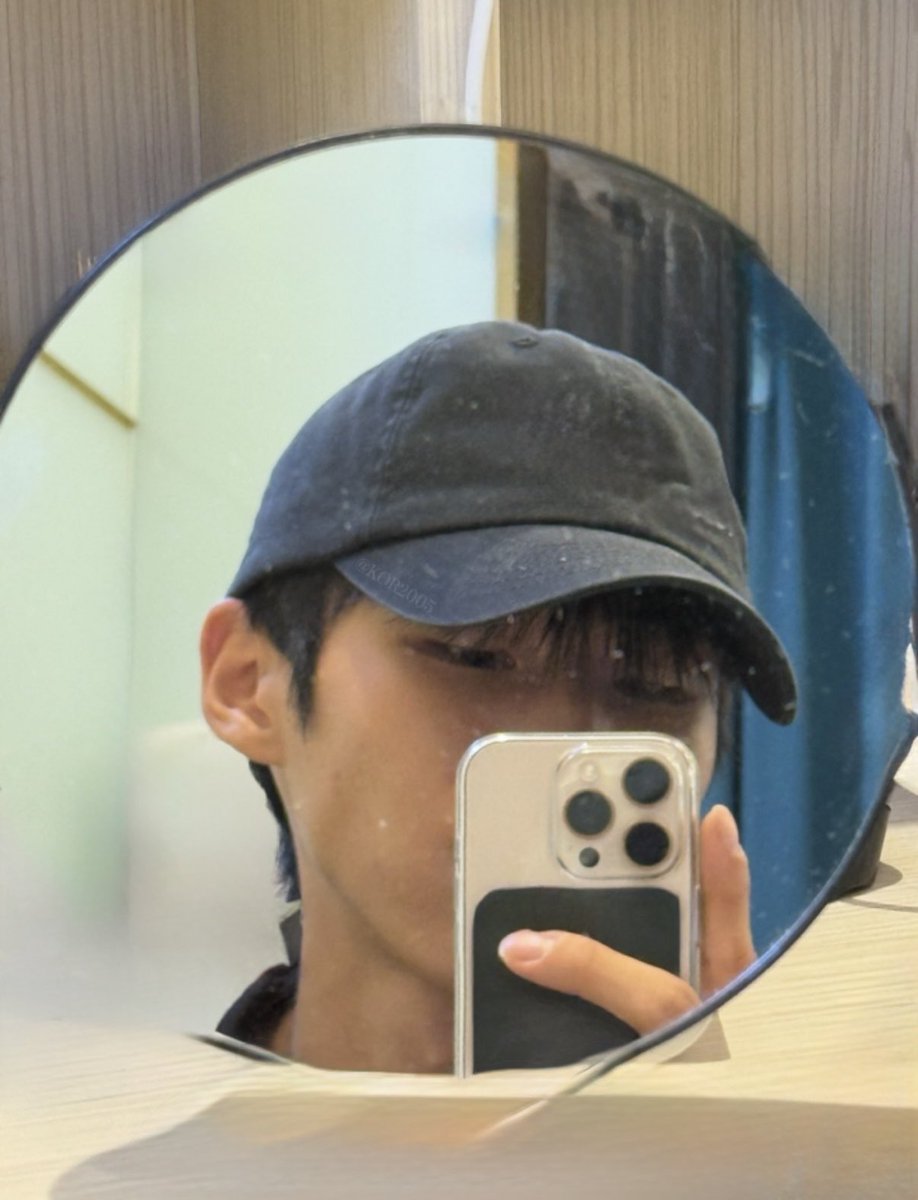 KOR2005_'s tweet photo. 벗겨봐 https://t.co/LH0AgHzKZl