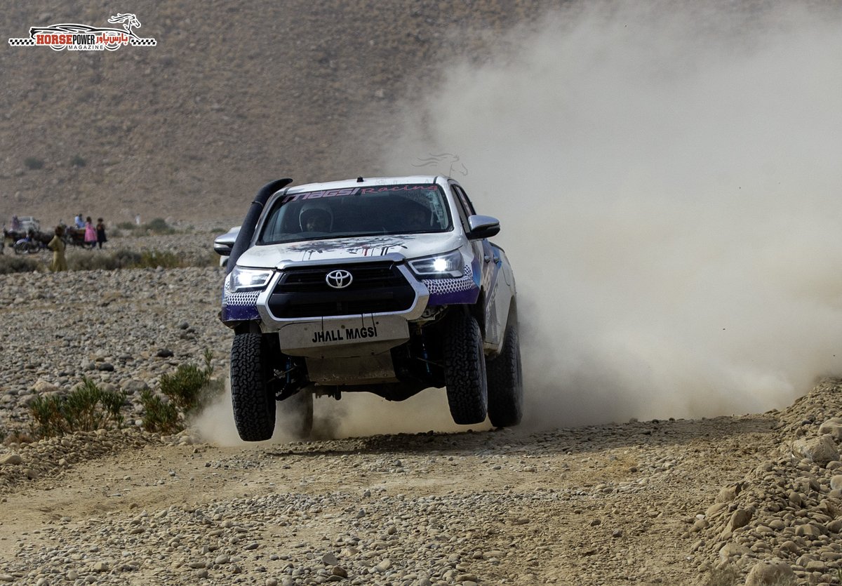 HorsePower_Pak's tweet photo. Racer at Jhal Magsi Desert Challange 2025 Race Day.
.
.
.
#Pakistan 🇵🇰 #OffRoad #motorsport #JhalMagsiDesertChallenge #jhalmagsirally #racing #HorsePowerMagazine #urdu #desert #rally #worldwide #foryoupageシ #rallylife #offroadracing
#desertrally #adventure #teamsultan https://t.co/IjZygwjplq