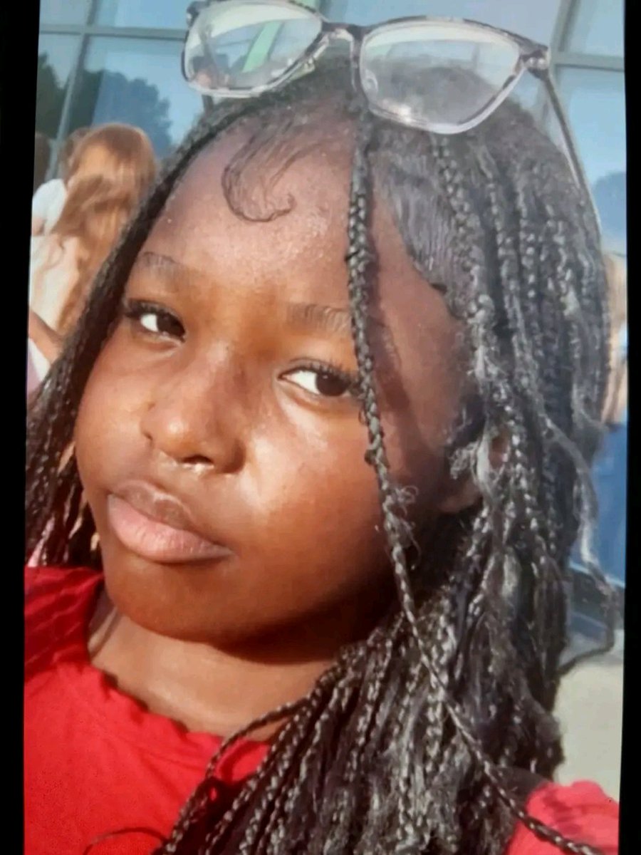 FreyjaBakke's tweet photo. #MISSING | Have you seen Elizabeth?

The 12-year-old has gone missing from the Lower Stoke area of Coventry and we are concerned for her welfare.

If you see her call 999 immediately quoting log 1180 of 6 August. https://t.co/waxkjNHtbu