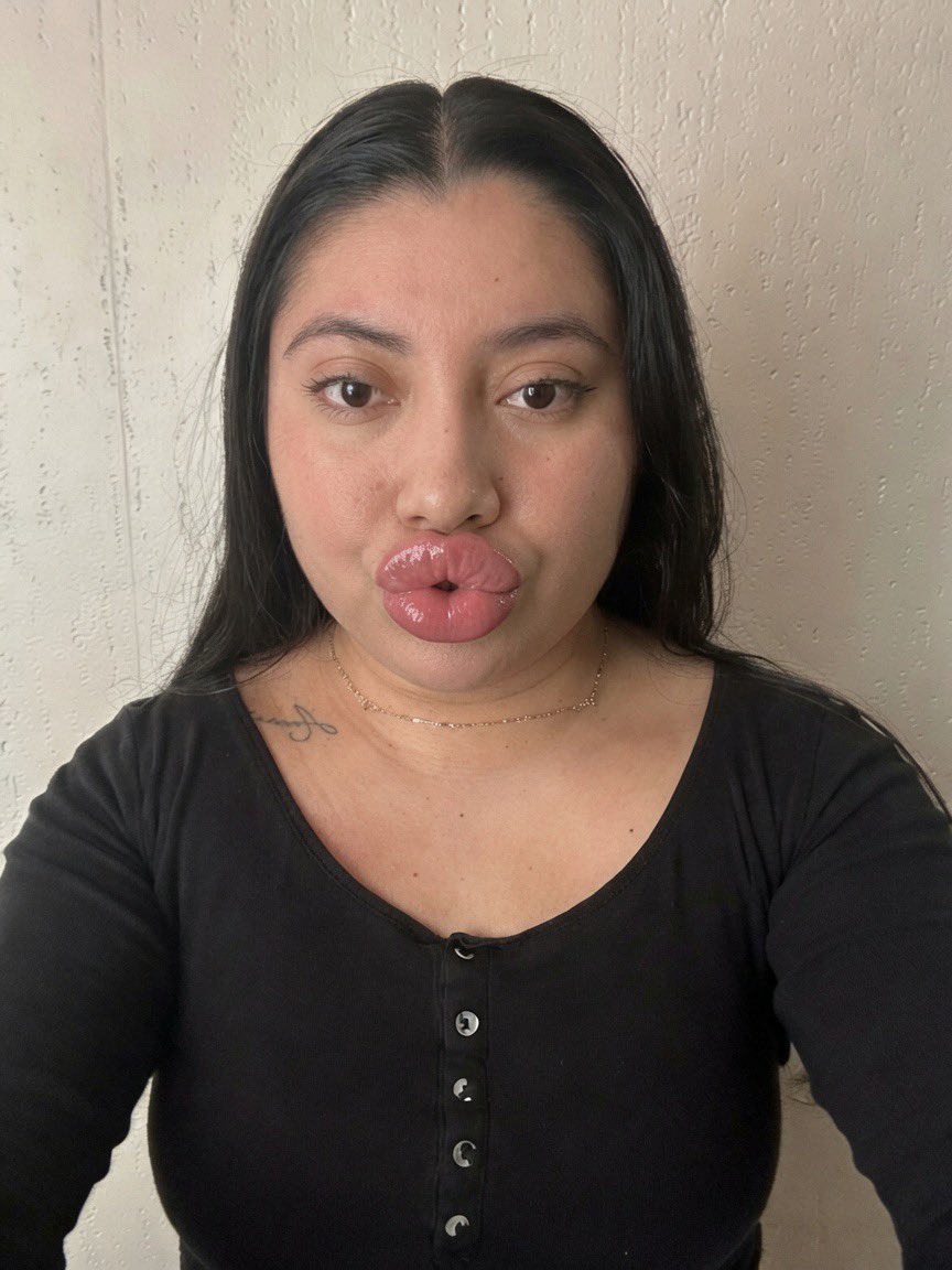 Auntyjocelyn's tweet photo. How my cum taste auntie jocelyn ate the whole plate filled with my cum 😵‍💫I facetimed her to see her munching down on my cum💦😫 #candid #candidass #creepshot #family #auntie #cumtribute #wankchat https://t.co/MoTDCHJfIg