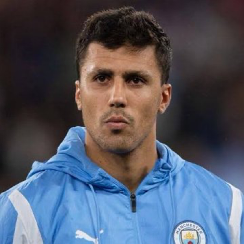 StakeFootball's tweet photo. 🚨🚨| BREAKING: Rodri has given his 𝐎𝐊 to join Barcelona! ✅🇪🇸

[@JijantesFC] https://t.co/F0bxusrtjM