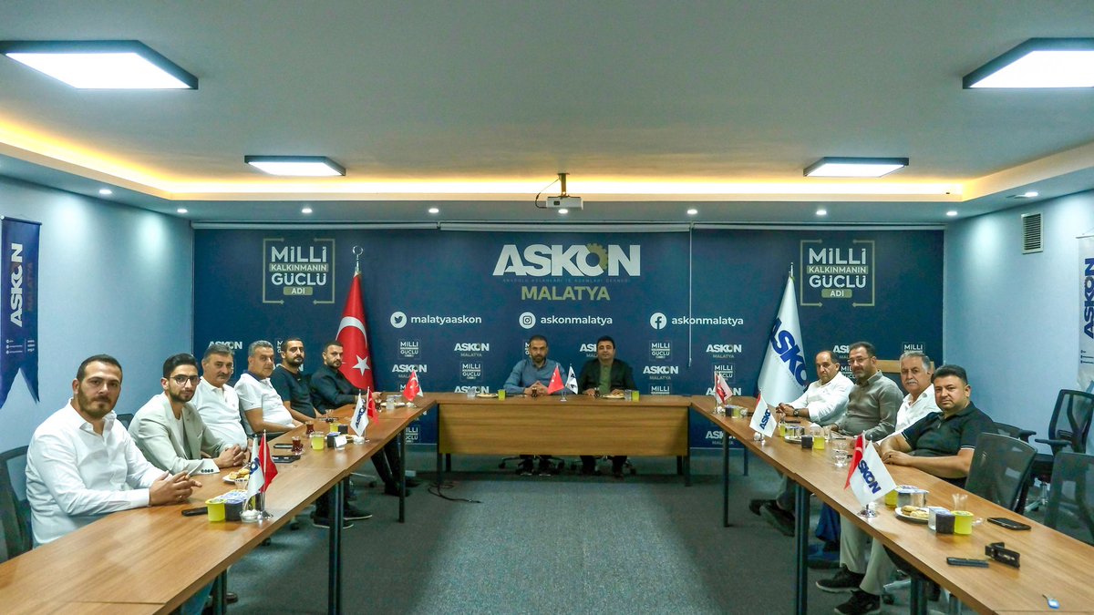 MUSIADMalatya's tweet photo. Şube Başkanımız Yunus Akçin, Başkan Yardımcılarımız Enis Aydoğan ve Mehmet Şahin, Yönetim Kurulu Üyemiz Ahmet Başoğul ile Şube Müdürümüz Muhsin Tayyib Van, ASKON Malatya Şube Başkanlığı görevine seçilen Sayın Aydın Apak ve kıymetli yönetim kuruluna hayırlı olsun ziyaretinde bulunarak istişarelerde bulundu.

Yeni görevlerine seçilen Sayın Aydın Apak ve yönetim kurulunu tebrik ediyor, görevlerinde üstün başarılar diliyoruz. Nazik ev sahiplikleri için teşekkür ediyor; birlik, beraberlik ve ortak akıl anlayışıyla Malatya’mızın ekonomik kalkınmasına katkı sunacak çalışmalarda birlikte hareket etmeyi temenni ediyoruz.