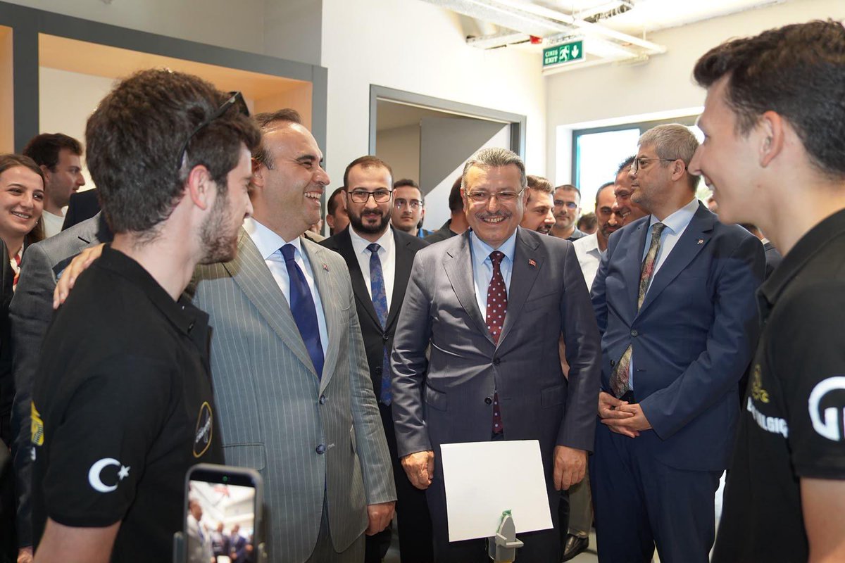 ahmetmgenc's tweet photo. Sanayi ve Teknoloji Bakanımız Sn. Mehmet Fatih Kacır’ın teşrifleriyle, TÜBİTAK Milli Teknoloji Atölyesi ve KTÜ Girişim Evi’nin açılışını gerçekleştirdik. 

Gençlerimiz üretsin, geliştirsin, hayallerinin peşinden gitsin. Trabzon’da teknoloji ve girişimcilik daha da büyüsün. 🚀 🇹🇷 https://t.co/b2HM6JgVJK