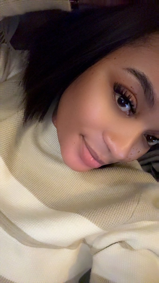 PriscaEfomi24's tweet photo. Quand la vie devient difficile, protège ton caractère. L’argent se retrouve, les opportunités reviennent, mais une réputation est longue à reconstruire. https://t.co/HHe4yhOt2m