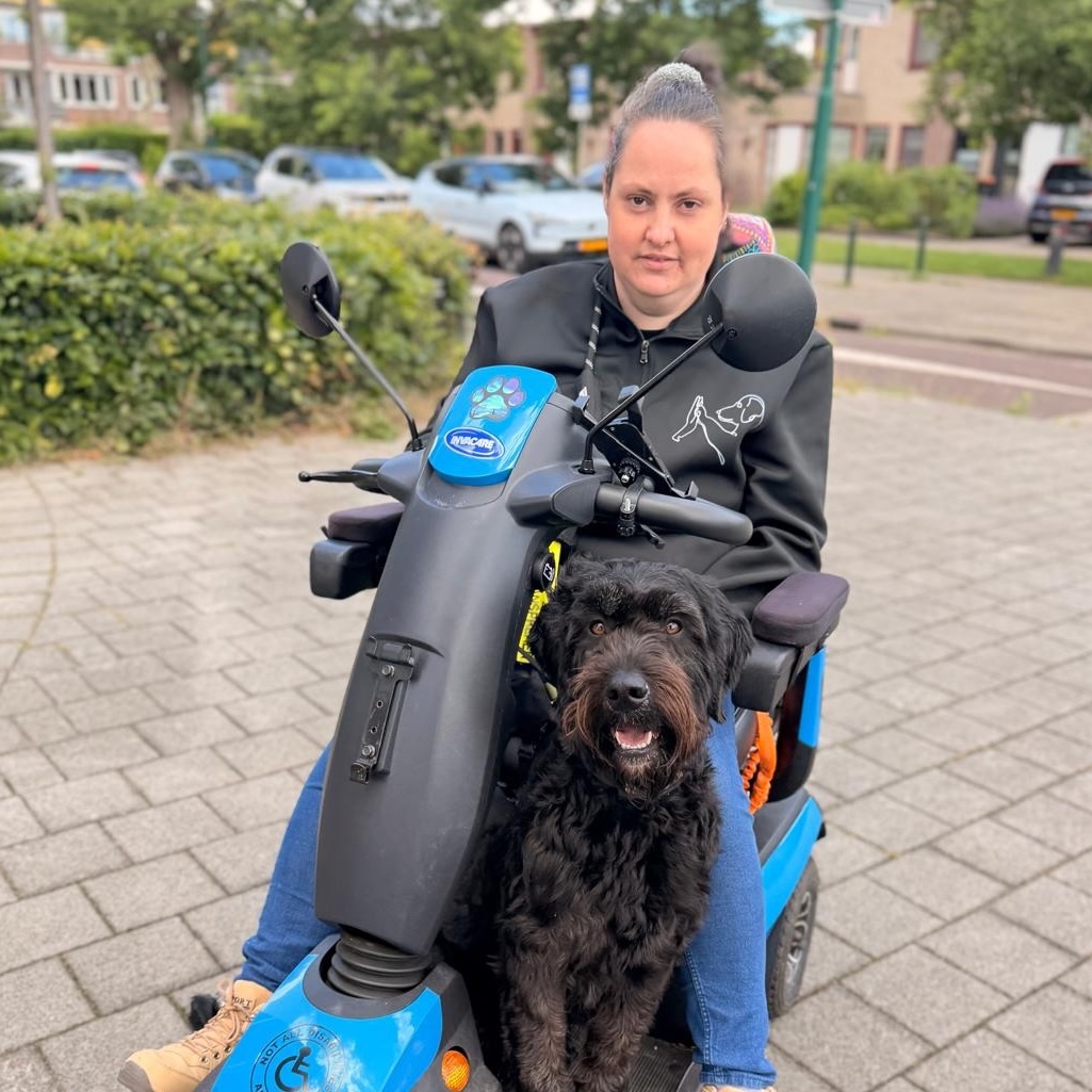 roulettefm's tweet photo. Het weer #donderdag, om 19.00 uur tijd voor Lokaal Kabaal. Vanavond met Bieke over de Pride én Rebekka van Vliet over haar (muzikale) steun aan de hulphonden. Luister via 106.6FM, DAB+ en https://t.co/oy76vr20P4 #Utrecht #WijkbijDuurstede #Zeist #DeBilt https://t.co/4ibNlZC3Mz