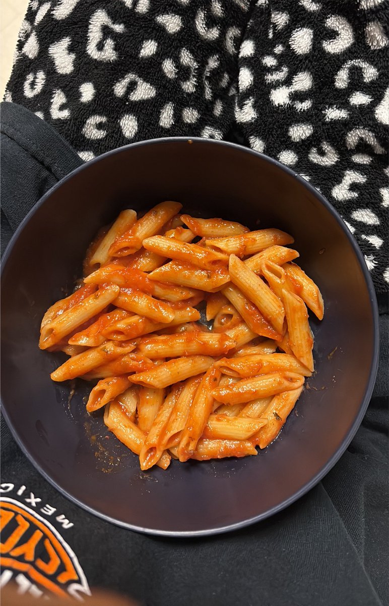 hrrbxlogy's tweet photo. pasta for breakfast yasss https://t.co/F9oTJ3A5MM
