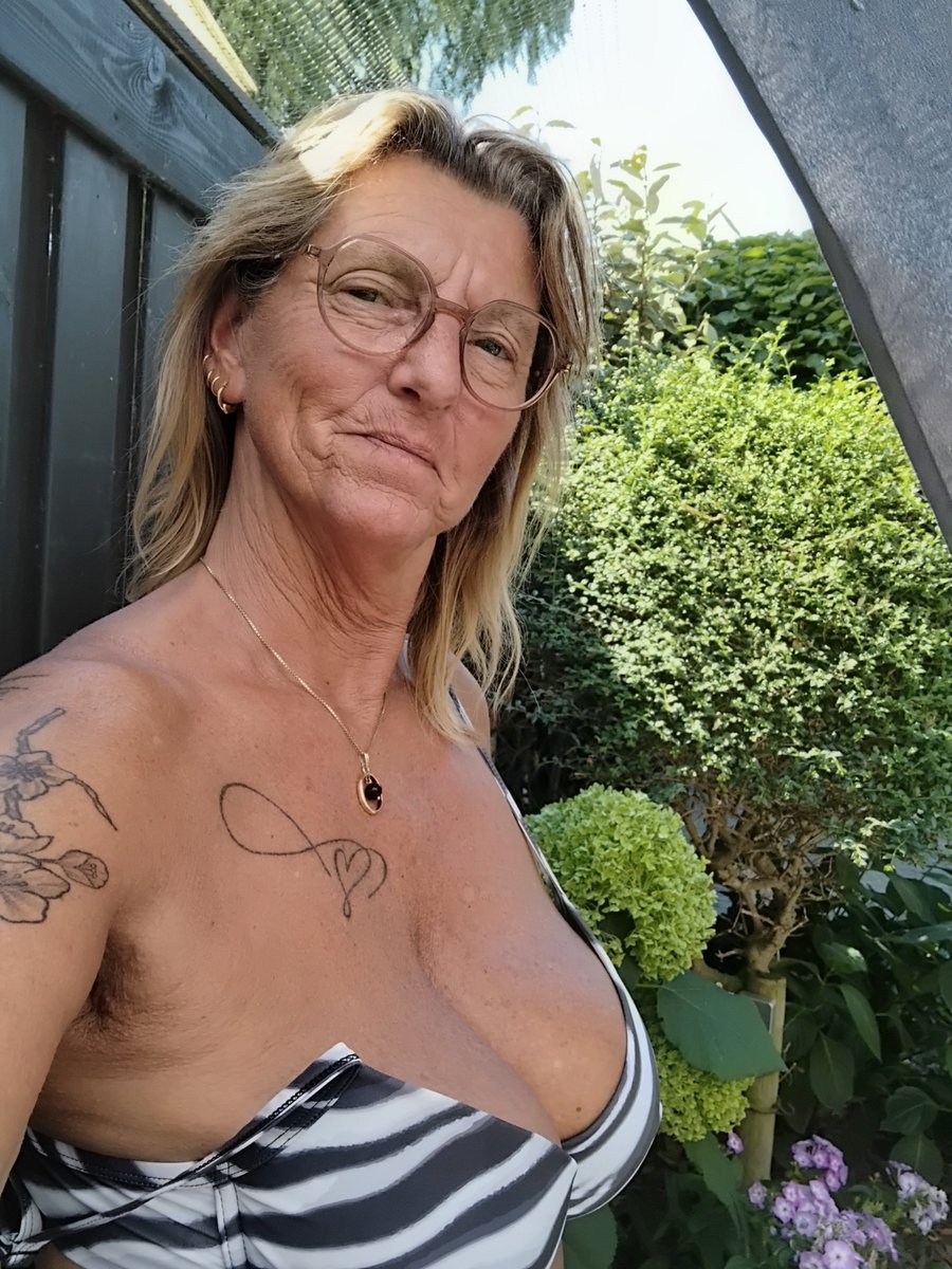 yvonne_schuit's tweet photo. Little bit relaxing in my garden. 
🌞 https://t.co/i0dumINlVQ