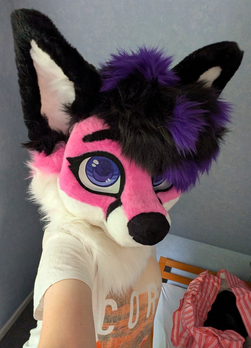 Dokeyfox's tweet photo. She's heree🩷🩷🩷
#fursuit #furry 
Thank you Earthlingsfursuits 🩷🩷 https://t.co/h4q5kokTPh