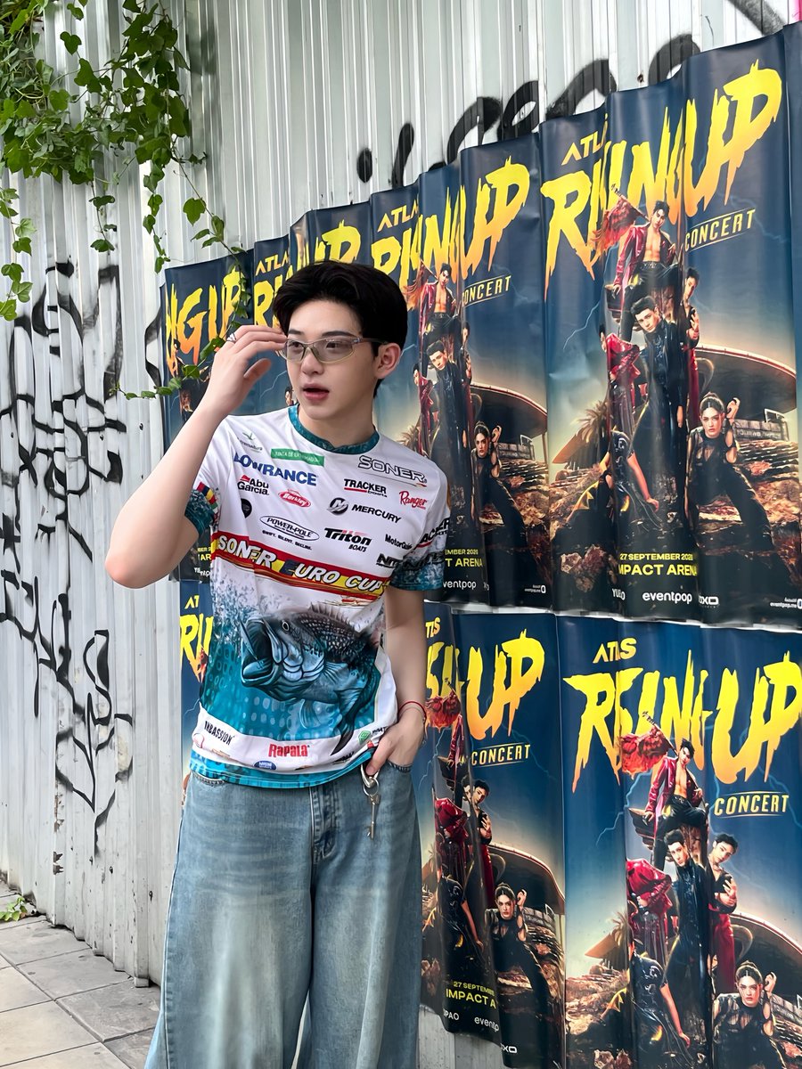 poomdct's tweet photo. บัตรแถวหน้าสุดจะหมดแล้วววววว #atlasrisingupconcert https://t.co/hETEMcqr8v