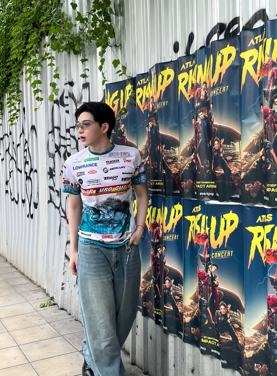 poomdct's tweet photo. บัตรแถวหน้าสุดจะหมดแล้วววววว #atlasrisingupconcert https://t.co/hETEMcqr8v
