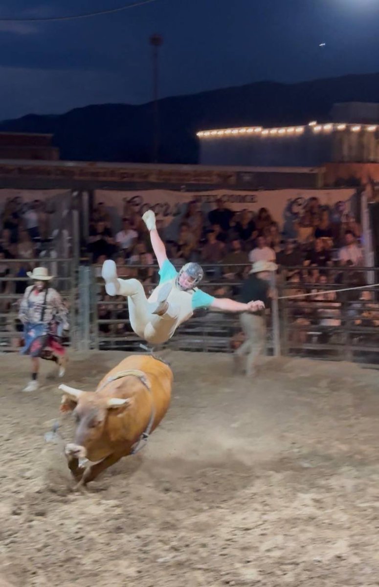anotherjustmic's tweet photo. Day 3 of training done! 

In all the excitement my phone died 😵

Had so much fun hanging out with the team at an all American rodeo!🤠🐂

Can’t wait for Day 4! https://t.co/LZiYuKHgYp
