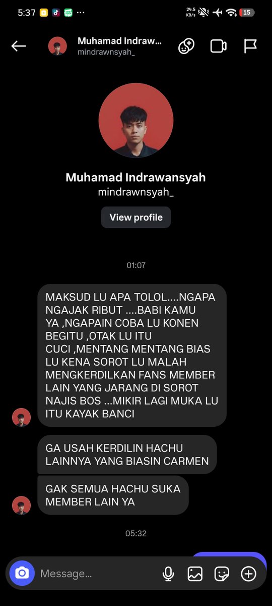 voxtaeshinpart2's tweet photo. Kamu siapa? Cowok jg kah? Tp kok hobi bgt julid. Sy udah damai ama si @ini_Kayreumen
Tbtb akun protect malah nyuruh orang report lg. Ganggu mulu deh. 
Coba yg kek gini nih di report bisa ngga? Akunnya masih ada tuh
@MhmmdFarz https://t.co/amEVinyWdJ