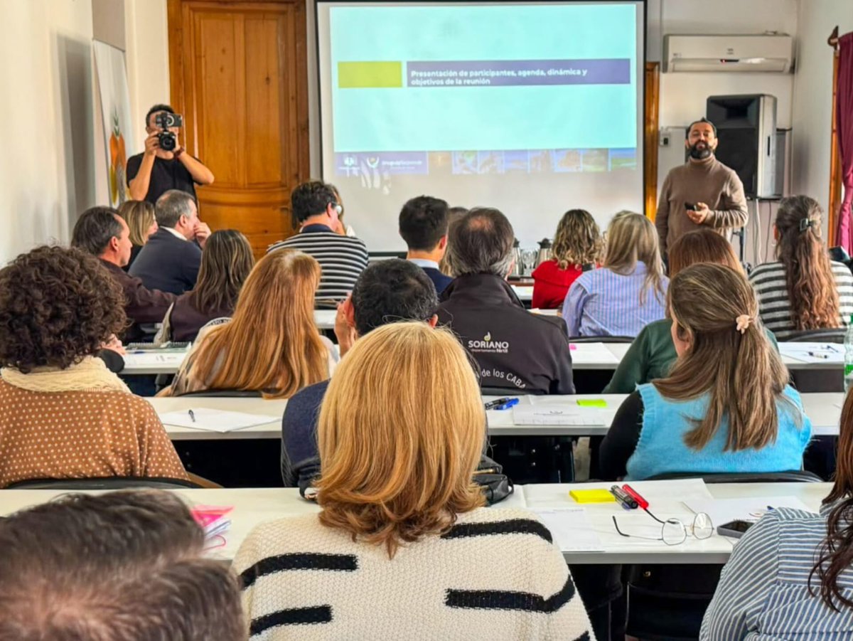 conectadostv_uy's tweet photo. Taller de Turismo Regenerativo para la Región Litoral Sur, una iniciativa impulsada por el Ministerio de Turismo y ONU Turismo que reunió a representantes de Colonia, Soriano y Río Negro, junto a referentes del sector público y privado.

https://t.co/mFrahTUkIp https://t.co/yF2tGYKqtg