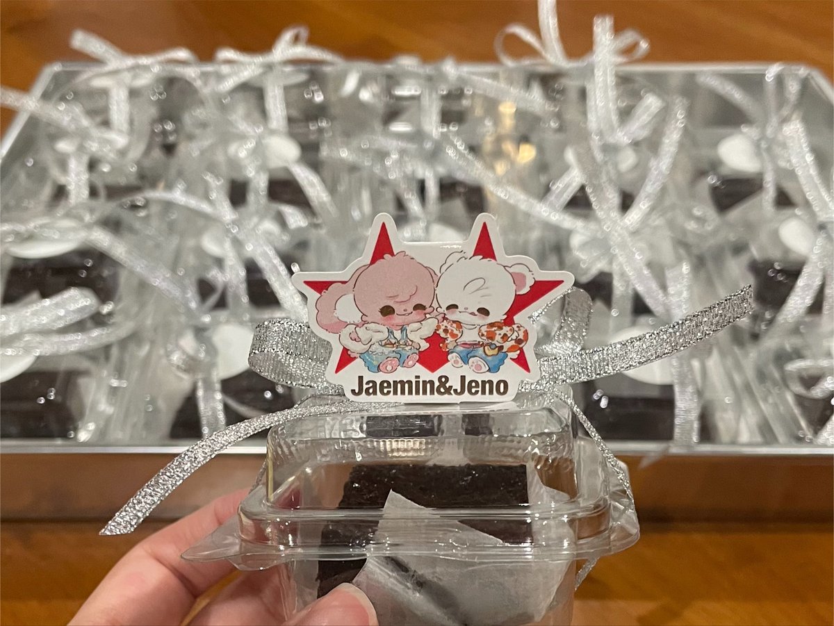 0141089_1's tweet photo. +*• Giveaway •*+

Dark Chocolate Brownies🍫
20 ea

🗓️ 7 aug 
⏰ 15:30

pls rt &amp; show this tweet💫

#NCTJNJM_FANMEETING_TOUR
#NCTJNJM_FANMEETING_TOUR_BANGKOK https://t.co/eiT4mHeBFR