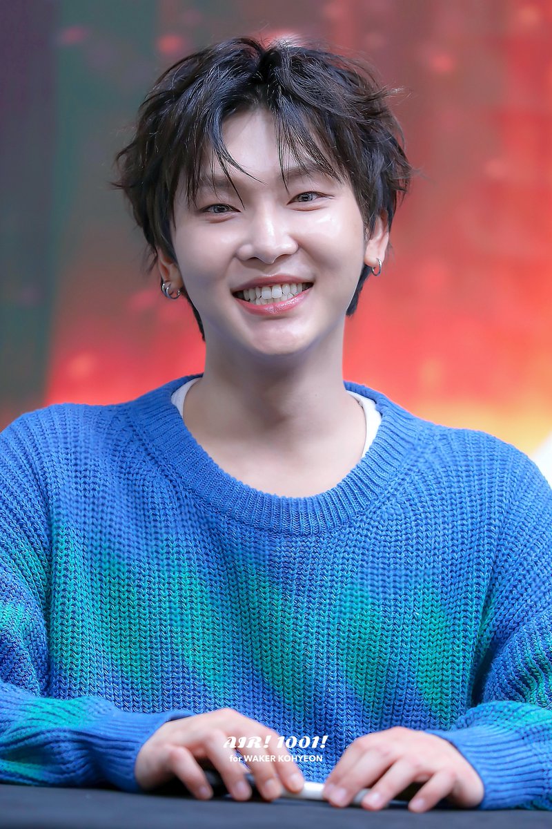 AIR1001_KH's tweet photo. 260123 제이제이뮤즈 팬사인회 HQ
#웨이커 #WAKER #고현 #KOHYEON
#In_Elixir_Spellbound #LiKE_THAT https://t.co/WeKTrDNm4v