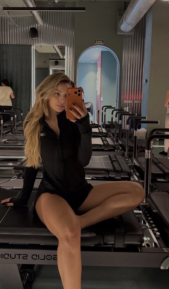 xopinkprada's tweet photo. New chapter. New habits. New standards. https://t.co/r0vYcLTTHn