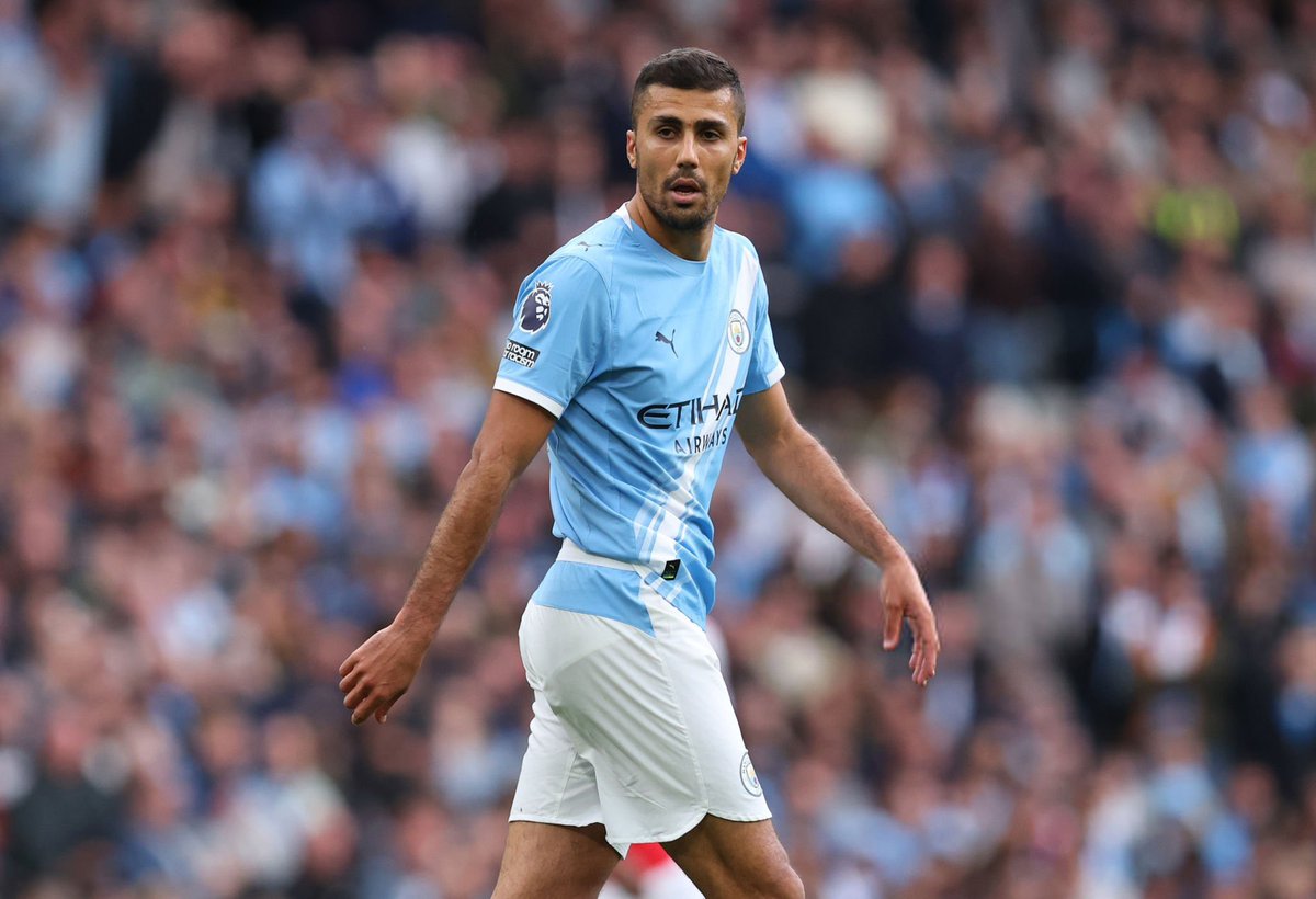 ActuFoot_'s tweet photo. 🚨 UNE OFFRE DE 60-70 M€ POURRAIT SUFFIRE À SATISFAIRE MANCHESTER CITY !!! 💰

Le Barça estime que Rodri 🇪🇸 serait un choix idéal pour le système de Hansi Flick.

Les Blaugrana doivent désormais trouver les ressources financières pour rendre un transfert possible.

🗞️ @FabriceHawkins