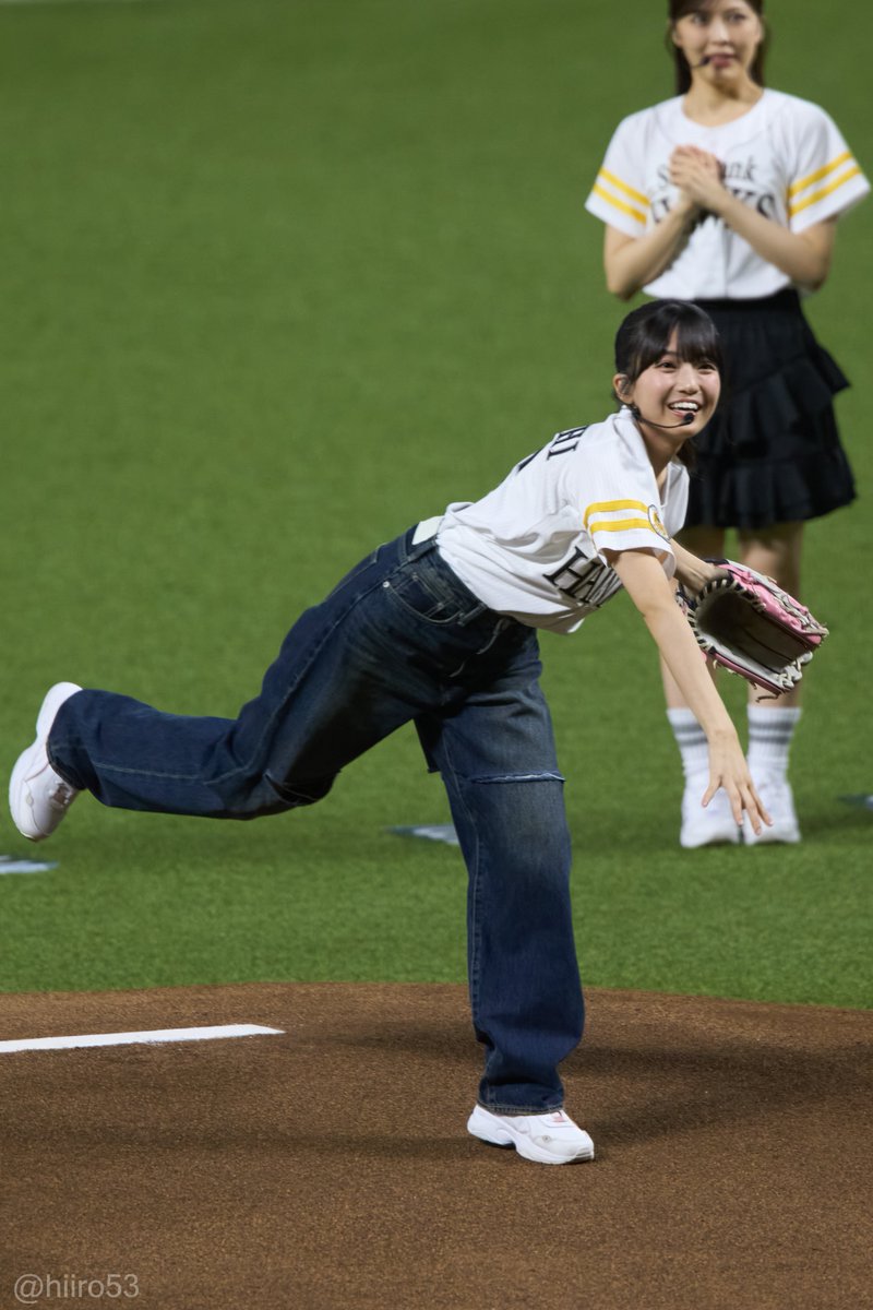 hiiro53's tweet photo. 2026/08/06　みずほPayPayドーム福岡
セレモニアルピッチ
乃木坂46　瀬戸口心月さん

#乃木坂46 #乃木坂野球部
#瀬戸口心月
#みずほPayPayドーム #sbhawks https://t.co/bCxlPdtSsH