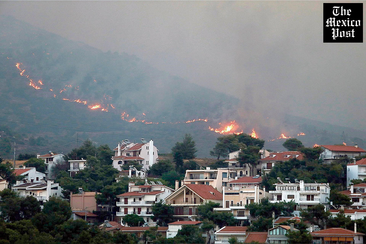 MexicoPost's tweet photo. #Grecia logra controlar #incendio que devastó más de 14 mil #hectáreas cerca de #Atenas
El #siniestro dejó #ViviendasDestruidas, miles de #evacuados y movilizó a cientos de #bomberos que aún permanecen en #alerta ante posibles #rebrotes.
https://t.co/rX8ojzmq89 https://t.co/vArNugX6dw