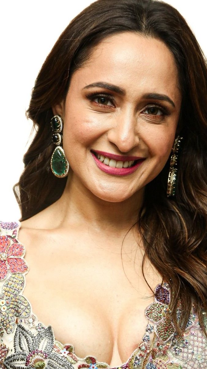 write2Kk9's tweet photo. #pragya
#broadpits
#Facefetish
#deepnavel https://t.co/TJdy51vIrQ
