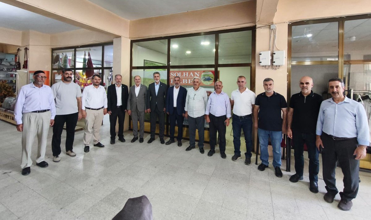 emirogluyunus's tweet photo. 📍Solhan 

Bölgenin güçlü sesleri olan Solhan Haber Gazetesi ve Bingöl Gündem Haber Sitesini ziyaret ettik.

Misafirperverlikleri için kendilerine teşekkür ediyor, çalışmalarında başarılar diliyorum. https://t.co/210IKqQ1vT