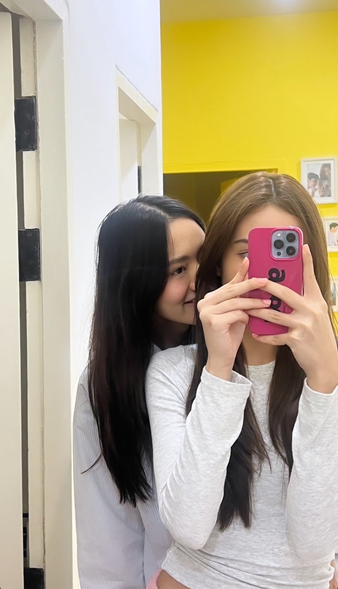Sandy05518678's tweet photo. เพื่อนที่ชอบอยู่ใกล้หูเพื่อน จนจะงั้มหูแล้ว
ยังใช่เพื่อนมั้ยน้อออ 🫢

#ลูกหมีซอนญ่า #LMSY https://t.co/eda6ixgJtb