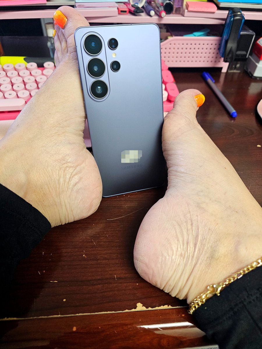 ArchAimeee12's tweet photo. Shes so pretty! Going to set her up now.... be back in a few hours! 🙄🤷 https://t.co/CEMiZ1cOwo