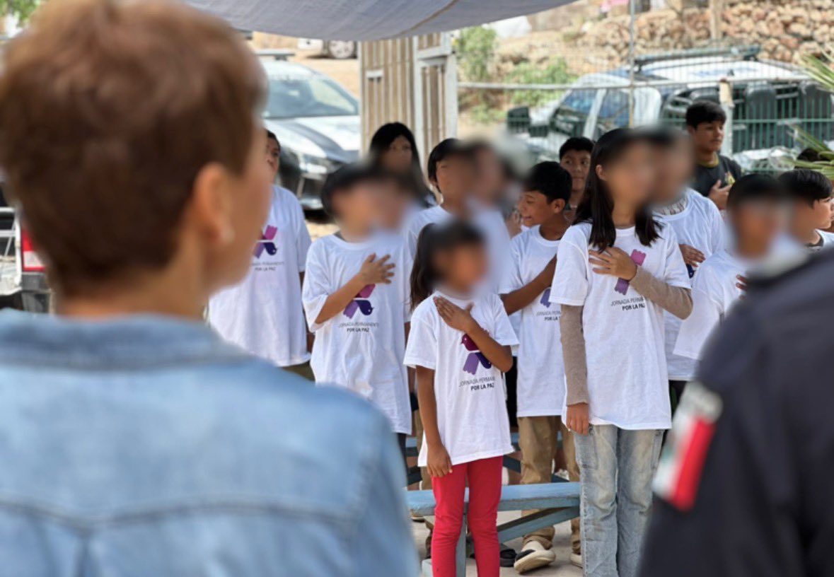 ritaburgos10's tweet photo. ¡Iniciamos el Campamento de Verano en Nogales!

Desde el Centro de Prevención del Delito de la #SSPCSonora impulsamos actividades recreativas, deportivas y culturales que fortalecen la cultura de paz, los valores y la sana convivencia entre niñas y niños 
@AlfonsoDurazo https://t.co/3dWKNVsyDc