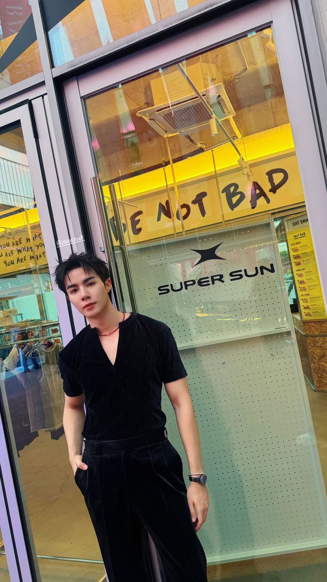 ZeePruk_OFC's tweet photo. [ IGS : suoleang ]

😎✨🖤

@ssupersun 
#SUPERSUN
#SUPERSUNxBAZAARHOUSE
#BAZAARHOUSE

🌊 @zee_pruk ☀️
#ZeePruk #Zunshine https://t.co/2xZvVwjVlO