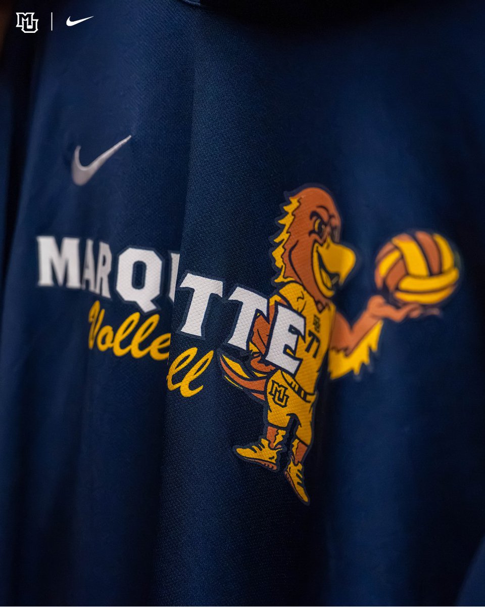 MarquetteVB's tweet photo. .@Nike Christmas🎄

#WeAreMarquette | #MarquetteVB https://t.co/c7eaeiCONx