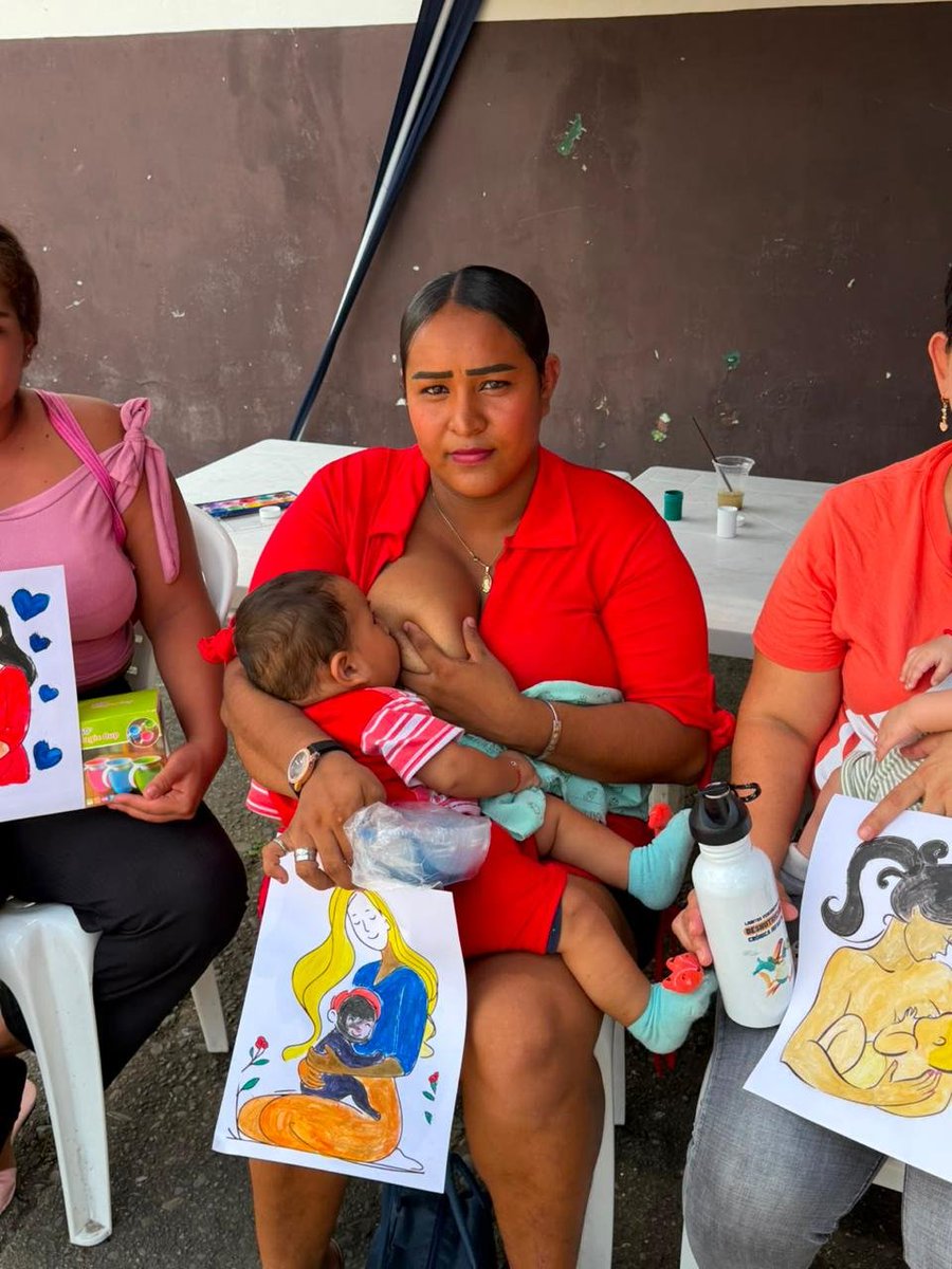 DPS_LosRios's tweet photo. #Mocache | En el centro de @Salud_Ec ,y la participación de madres lactantes, se desarrolló una Galería Comunitaria por la Semana de la Lactancia Materna. Donde elaboraron sus propias pinturas, plasmando a través del arte la importancia, el amor y los beneficios de amamantar. https://t.co/N7ha9MpLKZ
