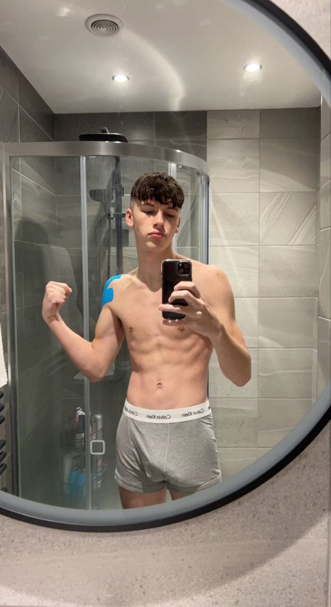 StraightUKMen's tweet photo. Repost if you wanna see the full file 👀 https://t.co/fhYiDS5wHz