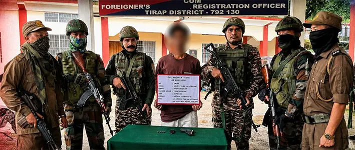 arunachaltimes_'s tweet photo. (NSCN-K (Khango Konyak) operative surrenders)
#NSCN_K_surrenders #AssamRifles #CRPF #Khonsa 
The Arunachal Times - https://t.co/2nMqbURC3d https://t.co/ViSGeLggbf
