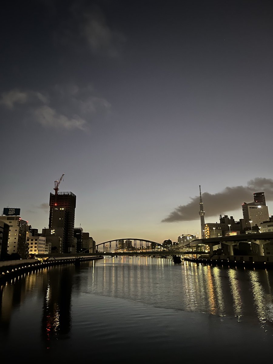 em_ustan's tweet photo. 東京の空、立秋 https://t.co/yVZWCjHuPX