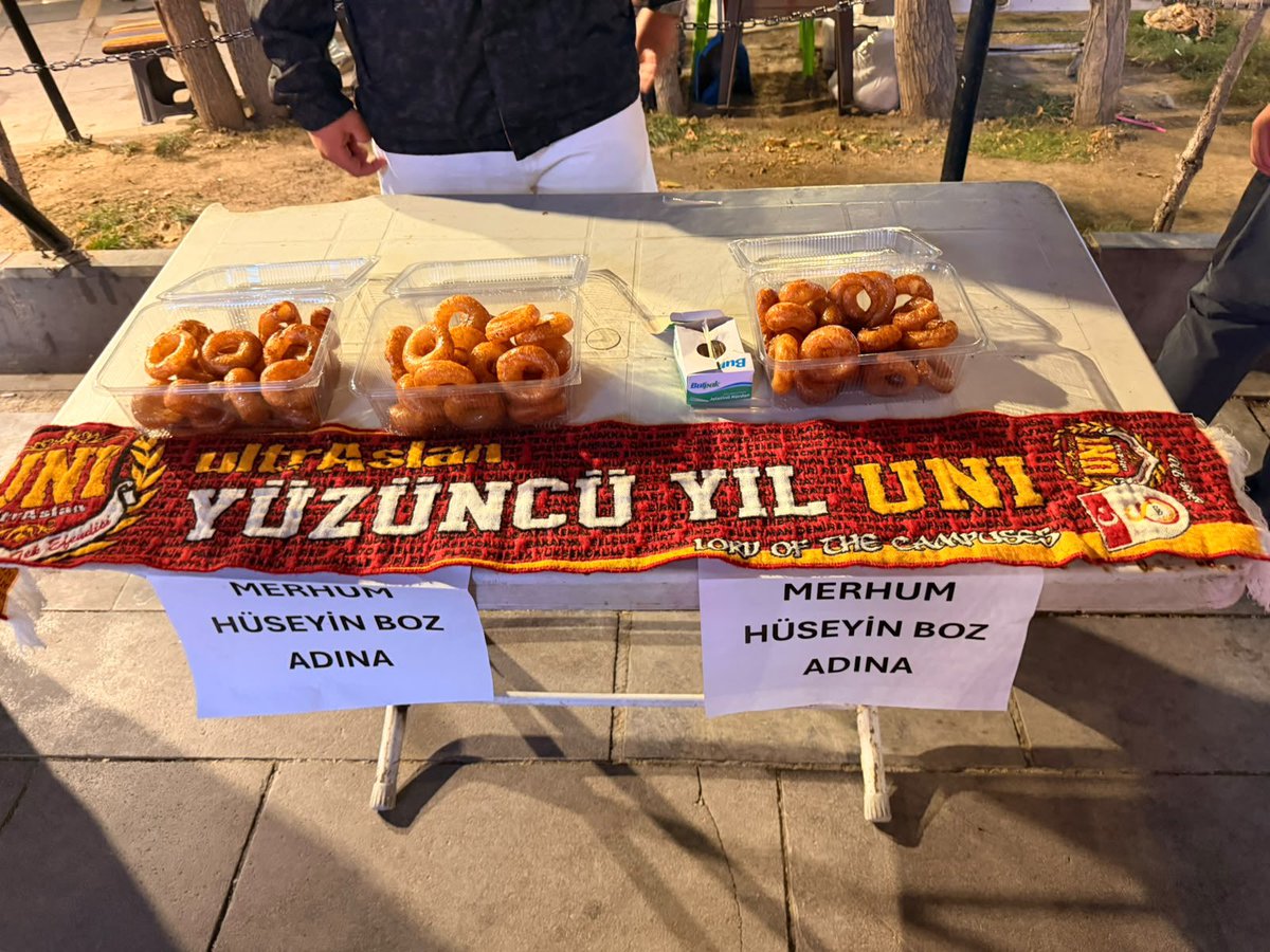 uaunivyy's tweet photo. Marmara bölge sorumlusu Veysel Boz’un kıymetli kardeşi Hüseyin Boz’un sene-i devriyesi dolayısıyla hayır lokması dağıttık.

#ultrAslanUNI
#DoğuAnadoluBölge https://t.co/XgXfvLSn8d