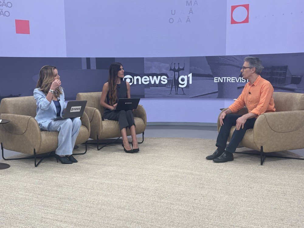 GuedinhoeFans's tweet photo. Eu achava que Romeu Zema era apenas despreparado. Depois dessa entrevista, percebi que estava enganado. O problema não é despreparo. É algo muito além disso. 😐 https://t.co/tkabuVvYpQ