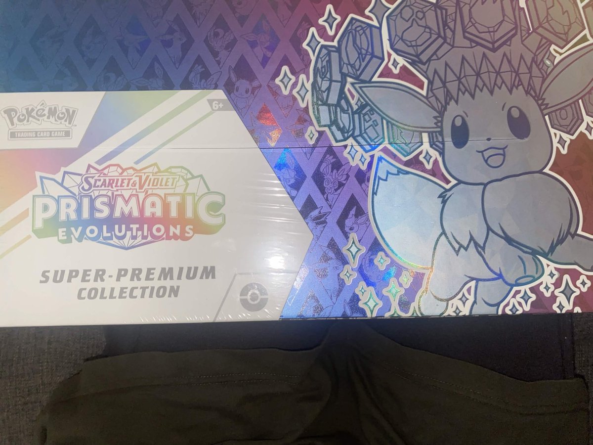 PokeTCGAlerts's tweet photo. Ok so I'm hearing reports that Target is now cutting the plastic and even into the boxes a bit for online orders. See the SPC below. Has anyone received a slashed SPC, ETB, Booster Bundle, etc. from an online Target order? Is Target going too far?
#PokemonTCG https://t.co/N3YQGPadxz