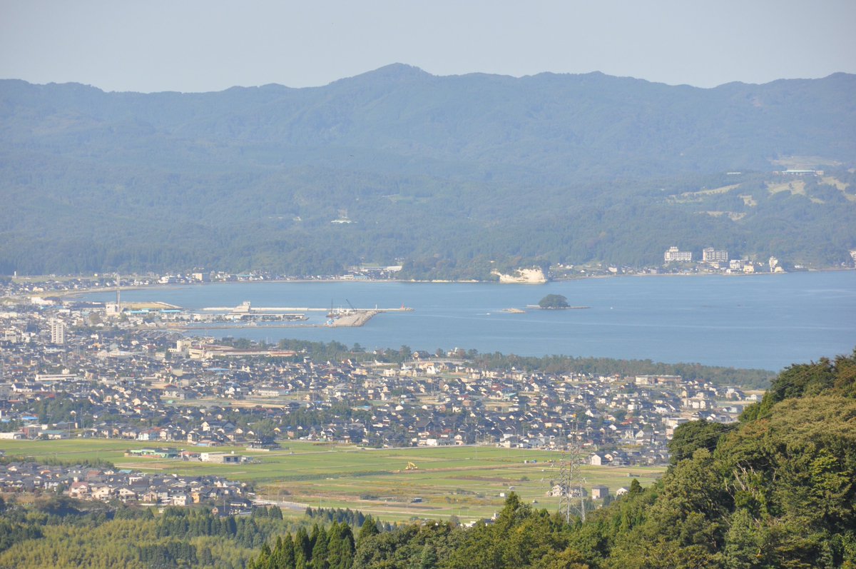 odayuriko's tweet photo. 『解釈』村瀬憲夫先生ご論考より：家持は「独り」の語を好み用いた歌人である。歌詞、題詞、左注を含めて十八例の多きを数える。ひと口に「独り」といっても、その内容は、恋歌において相手との関わりの中で詠まれた「独り」から、例えば「うらうらに照れる春日にひばり上がり心かなしも独りし思へば」 https://t.co/NUcqEjjEWT