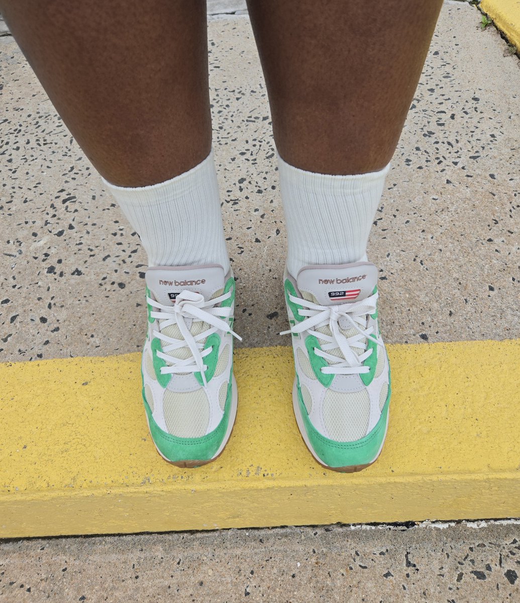 trudyspeaks's tweet photo. 👟: NB 992 ENAT  'WestBound'
🧦: New Balance
.
.
.
#newbalance #newbalancesociety #nbsonly #nbsocialclub #nb992 #ENAT #kotd https://t.co/KVea2nRm9o