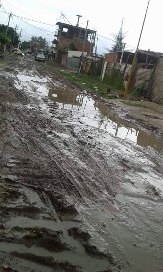 usuario_deinsta's tweet photo. como amo los dias de lluvia es tan lindo el barrio😍😍😍😍😍 https://t.co/KhPfYEiRMN