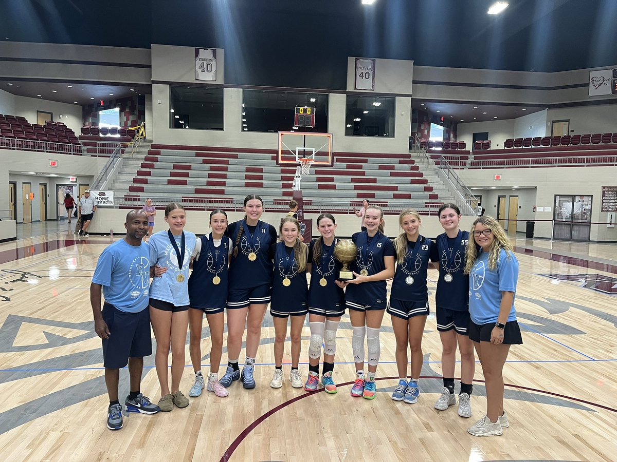 AdelynBarton21's tweet photo. National Champs!🏆🏀💙 https://t.co/7O4gXAOVdf