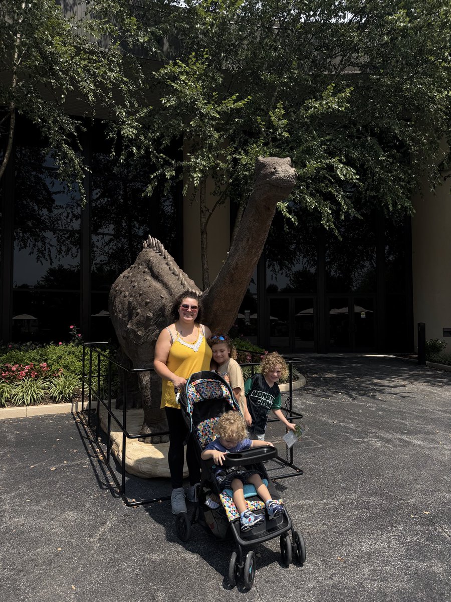 SteppinwithJD's tweet photo. Made it with the fam! Let’s explore @CreationMuseum 🫶🏻🙌🏻✝️ https://t.co/u4qT6SP2nI