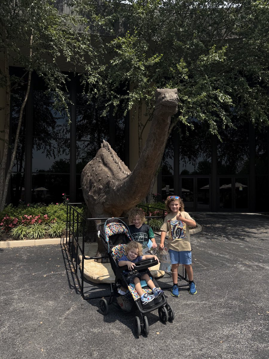 SteppinwithJD's tweet photo. Made it with the fam! Let’s explore @CreationMuseum 🫶🏻🙌🏻✝️ https://t.co/u4qT6SP2nI