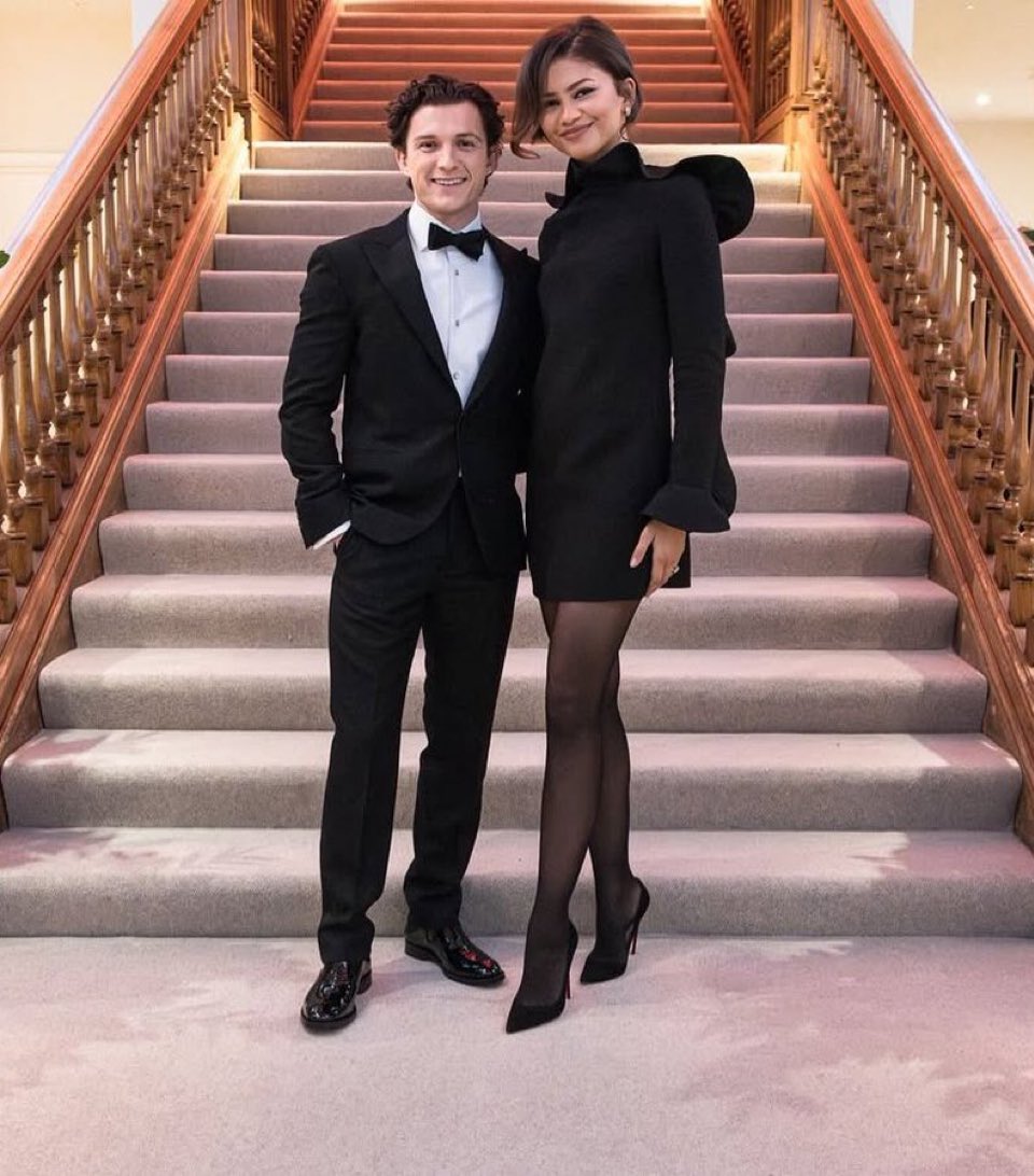 TheCinesthetic's tweet photo. Zendaya and Tom Holland are officially married. 💍 https://t.co/wnOKvH5wrp
