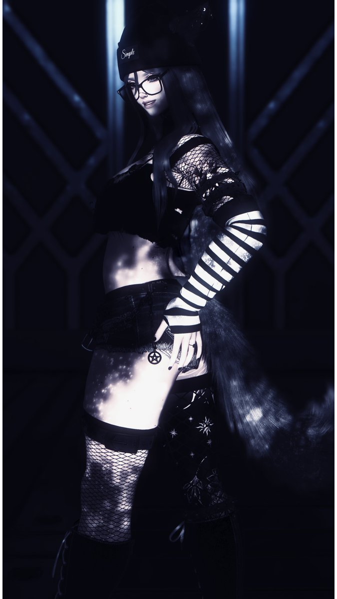 MeppyFFXIV's tweet photo. Dancing with the devil in the pale moonlight ~ 🌑

~

#ffxiv #gposers #ffxivsnaps #miqote #EorzeaPhotos https://t.co/S8TezRgyxL